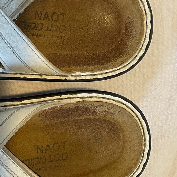 Women’s size 40 Naot sandal/slide - Picture 7 of 8